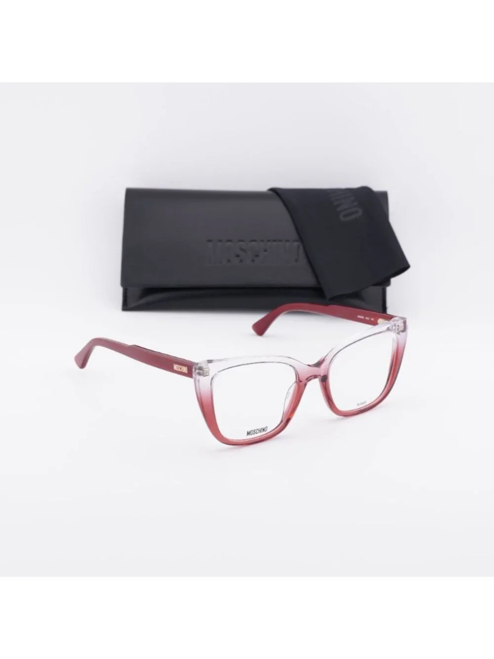 Moschino model mos603